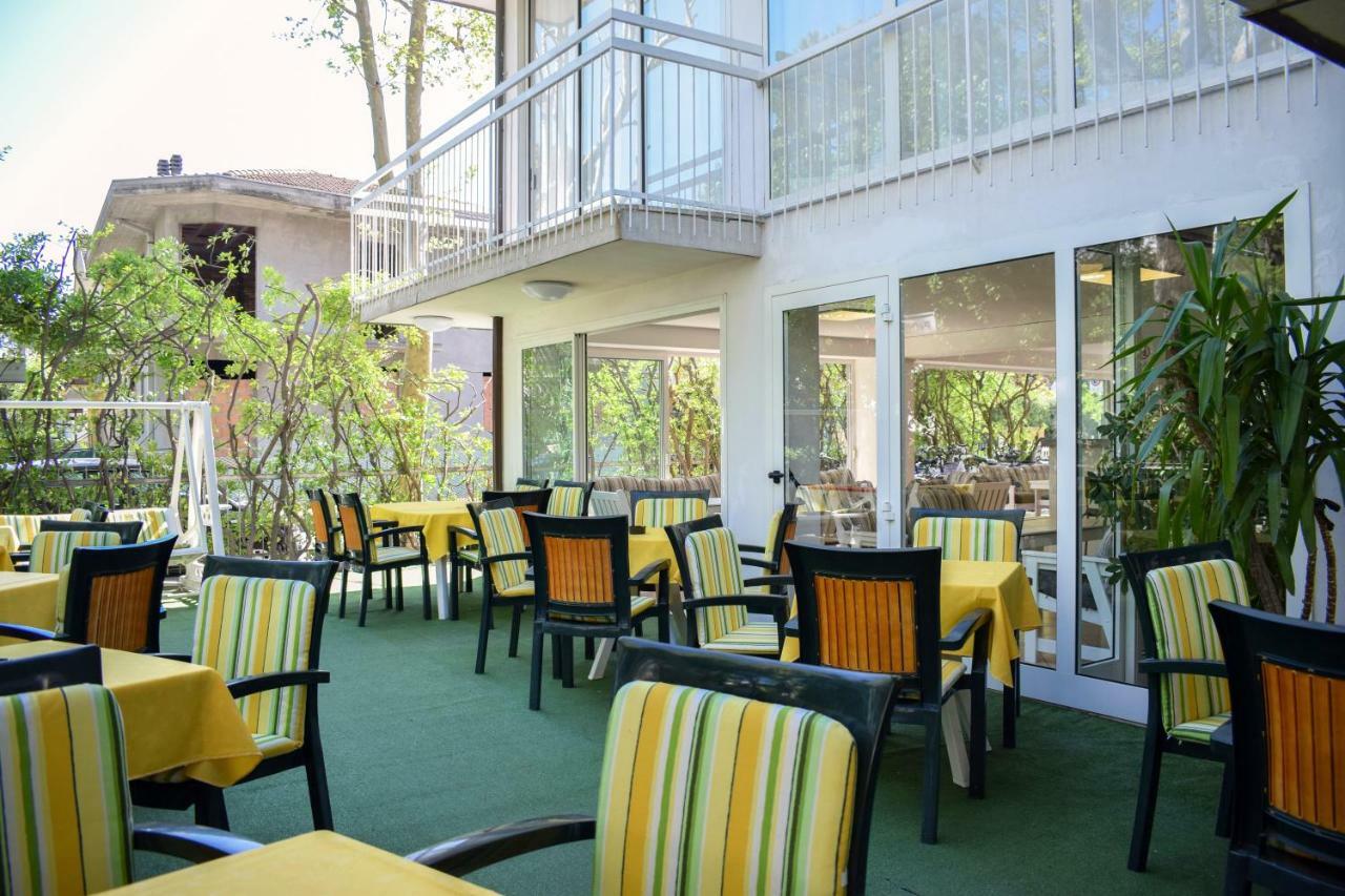 Hotel Ville De Paris 리치오네 외부 사진
